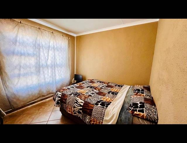 2 BEDROOM HOUSE FOR SALE IN THE ORCHARDS